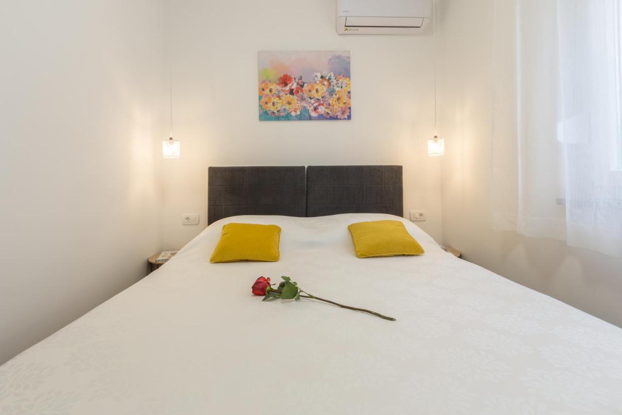 Sylvia Center Apartment プーラ エクステリア 写真