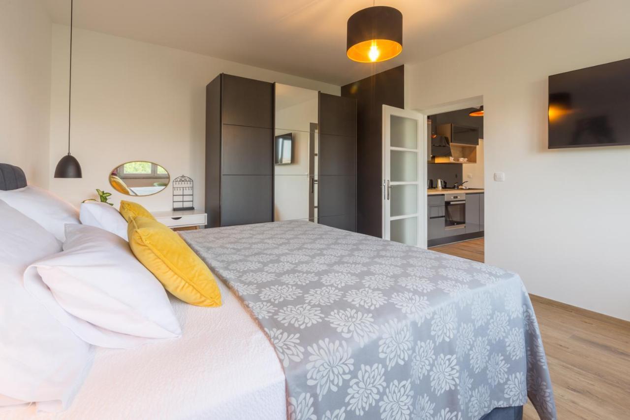 Sylvia Center Apartment プーラ エクステリア 写真
