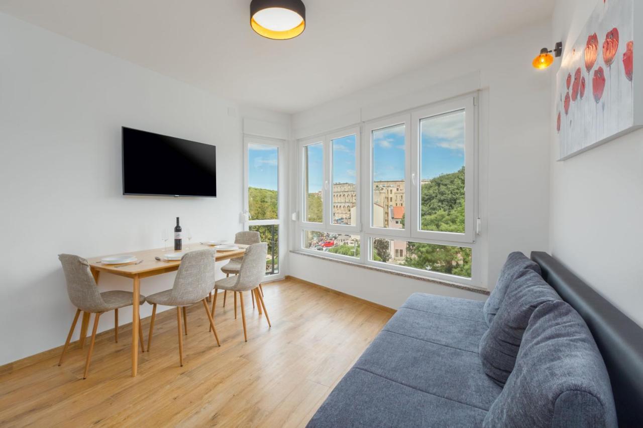 Sylvia Center Apartment プーラ エクステリア 写真