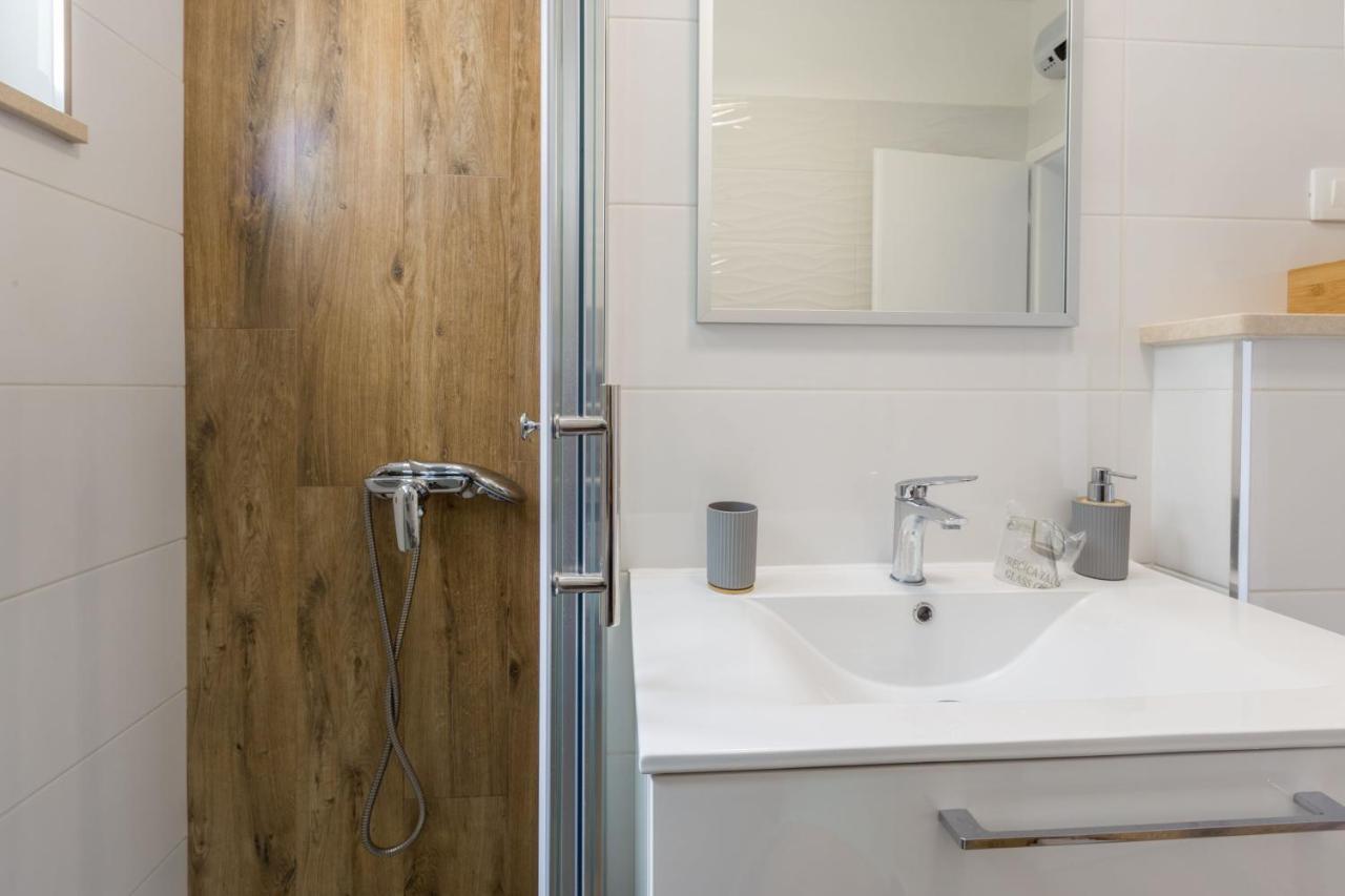 Sylvia Center Apartment プーラ エクステリア 写真